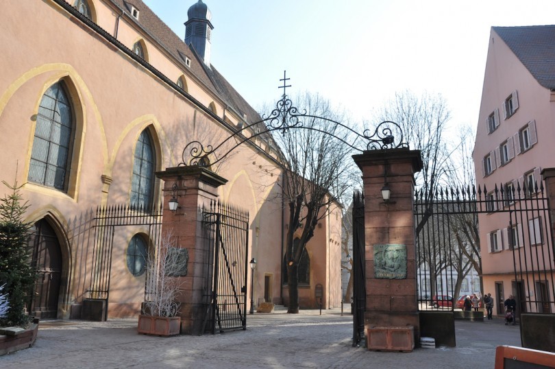 Temple_Saint-Matthieu_et_Place_du_2_fevrier_Colmar-810x538